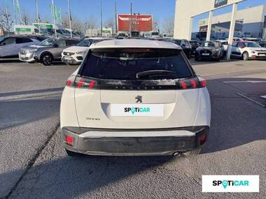PEUGEOT 2008 Essence