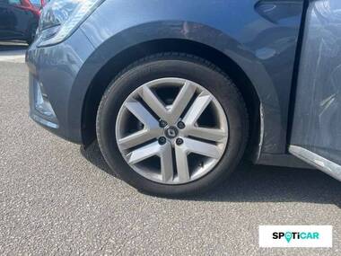 RENAULT Clio Essence