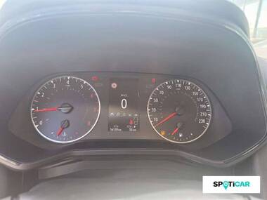 RENAULT Clio Essence